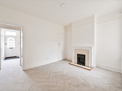 3 Bed Terraced House, Maple Road, RM17
