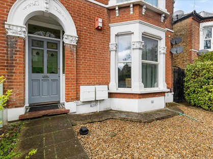 1 Bed Flat, Verdant Lane, SE6