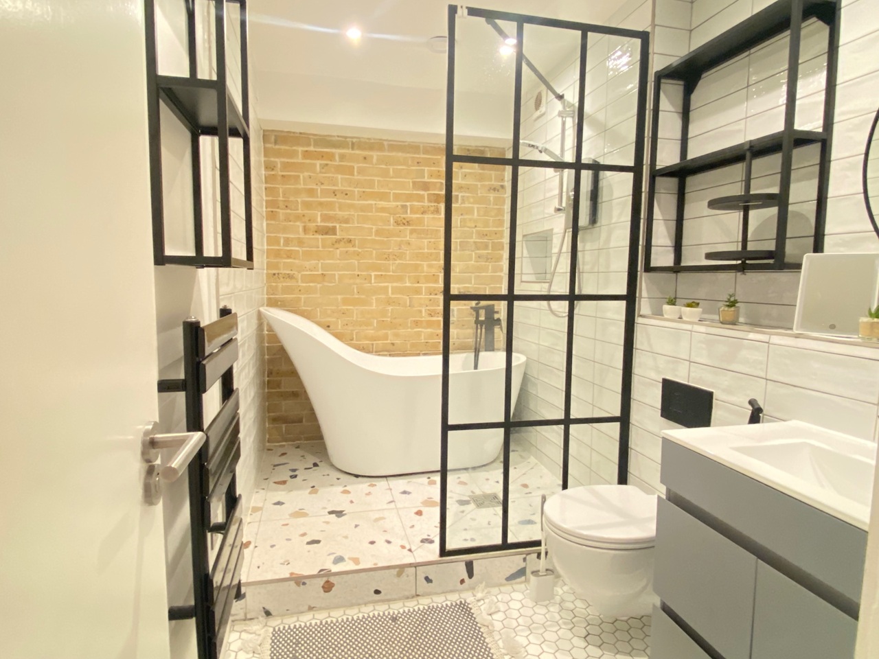 Additional image 7 of 1 Bed Flat, Wapping High St, E1W, N1 7GU