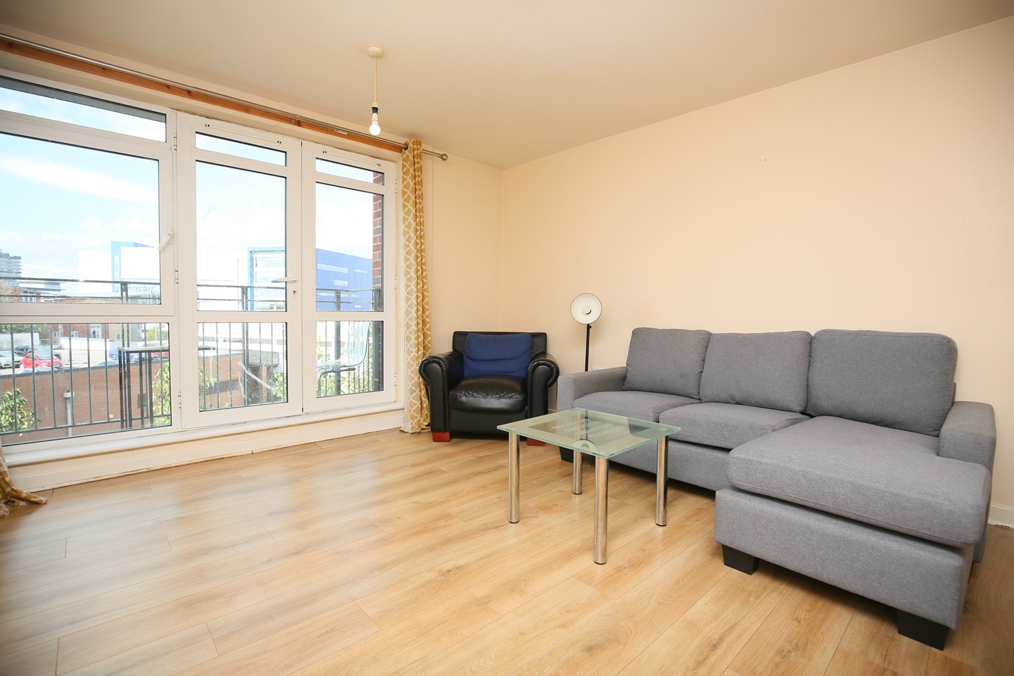 2 Bed Flat, Beauchamp House, CV1, N1 7GU