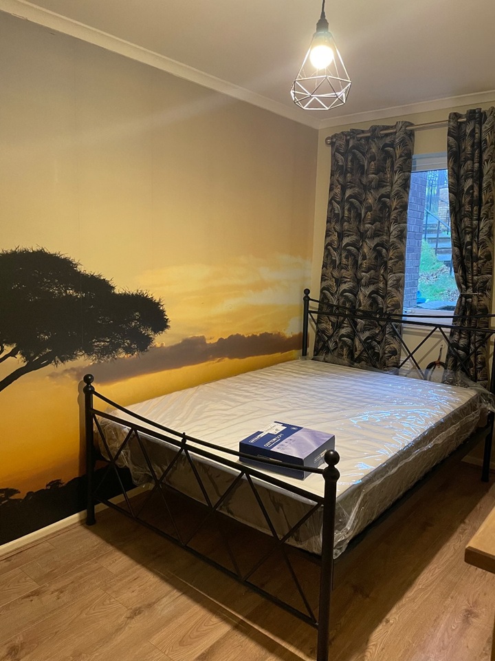 Room in a Shared House, Atherton Close, L5