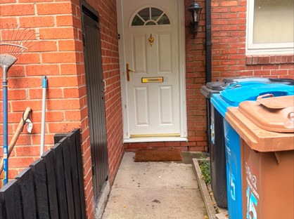 2 Bed Flat, Eccles, M30