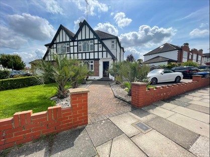 4 Bed Semi-Detached House, The Fairway, HA0