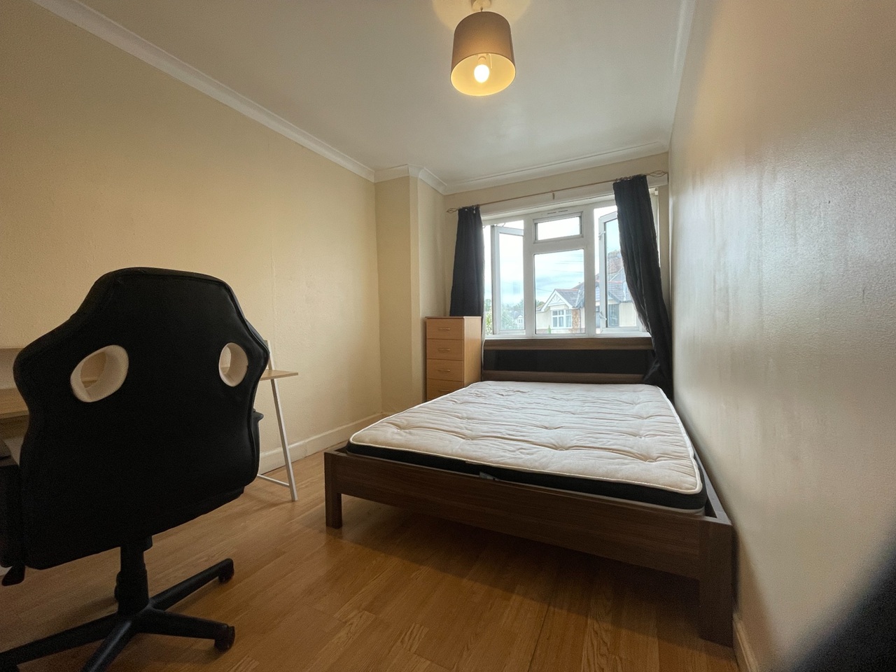 Additional image 8 of Room in a Shared House, Cricket Road, OX4, N1 7GU