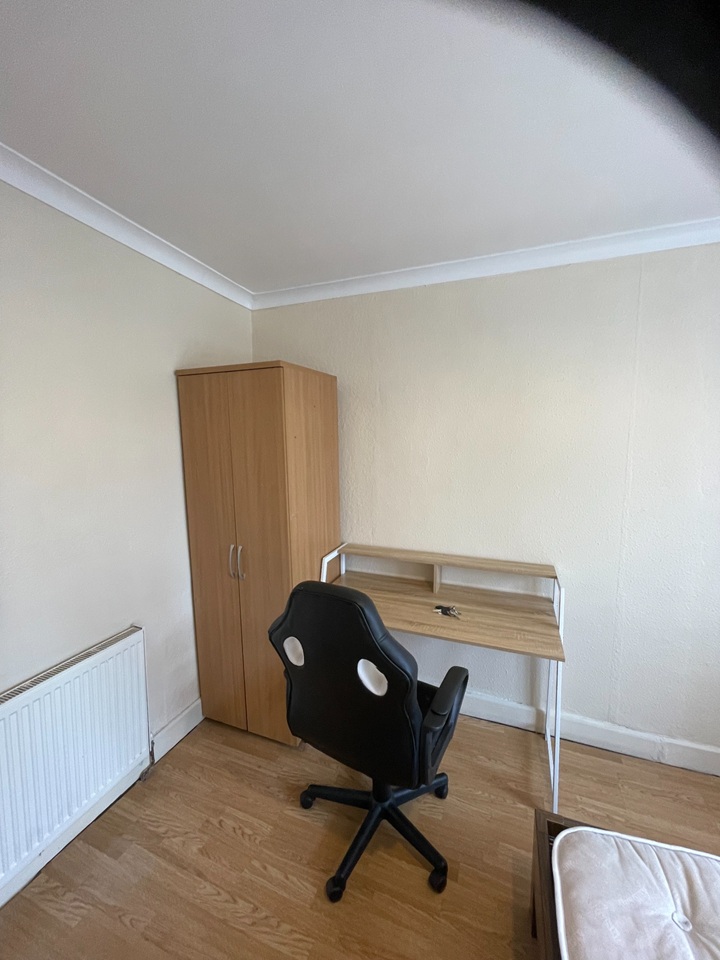 Additional image 11 of Room in a Shared House, Cricket Road, OX4, N1 7GU