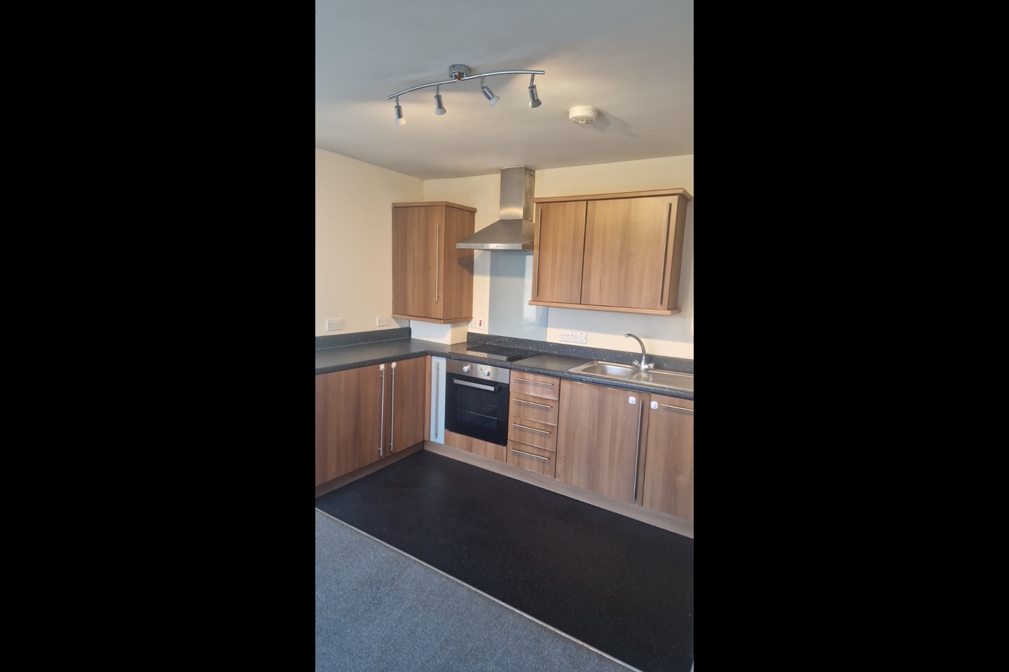 2 Bed Flat, Wyck Beck Road, BS10, N1 7GU