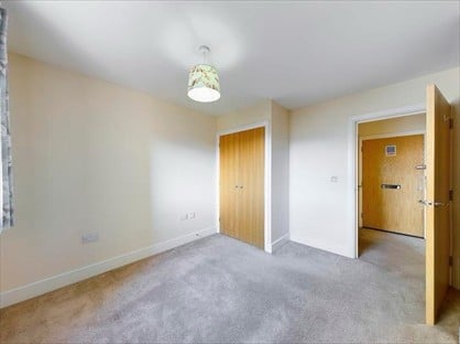 1 Bed Flat, Hart St, ME16