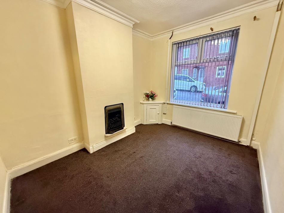 Additional image 2 of 3 Bed Semi-Detached House, Halstead St, LE5, N1 7GU