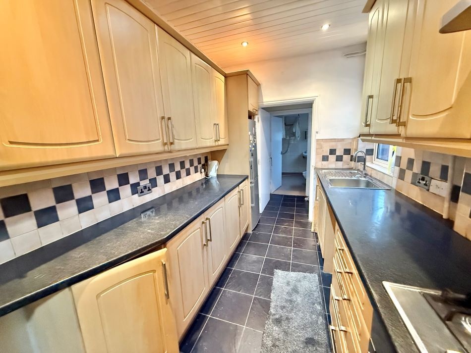 Additional image 4 of 3 Bed Semi-Detached House, Halstead St, LE5, N1 7GU