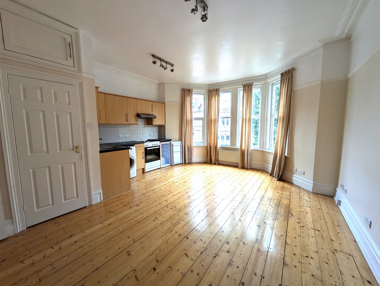 1 Bed Flat, Blenheim Road, BS6, N1 7GU