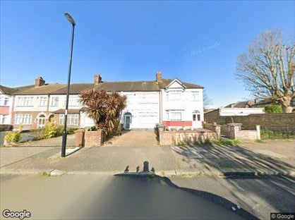 Studio Flat, Penderry Rise, SE6