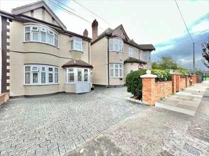 1 Bed Flat, Highcliffe Gardens, IG4