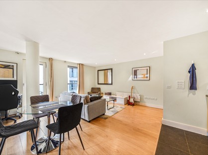 2 Bed Flat, Meridian Court, SE16