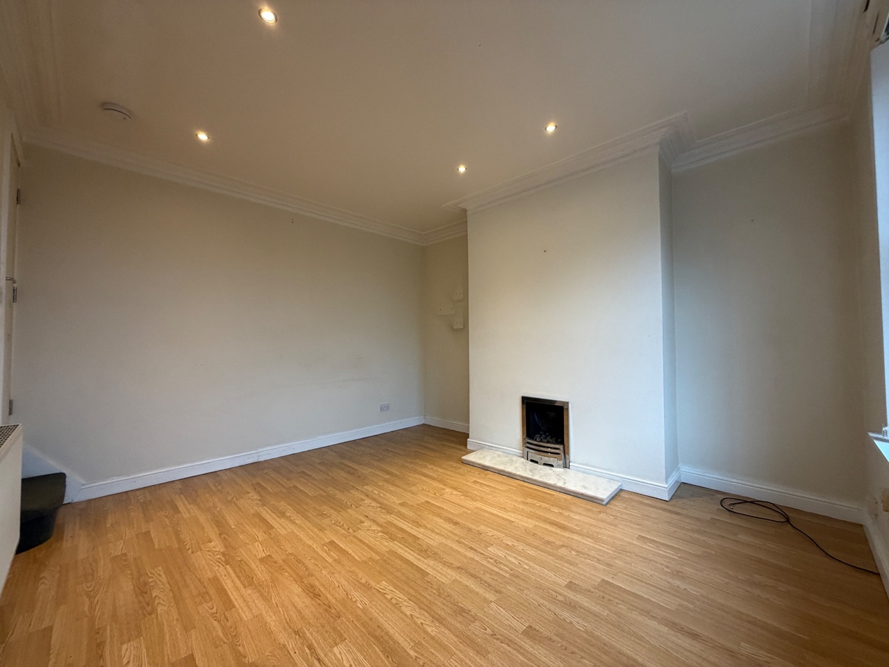 2 Bed Terraced House, West View, LS11