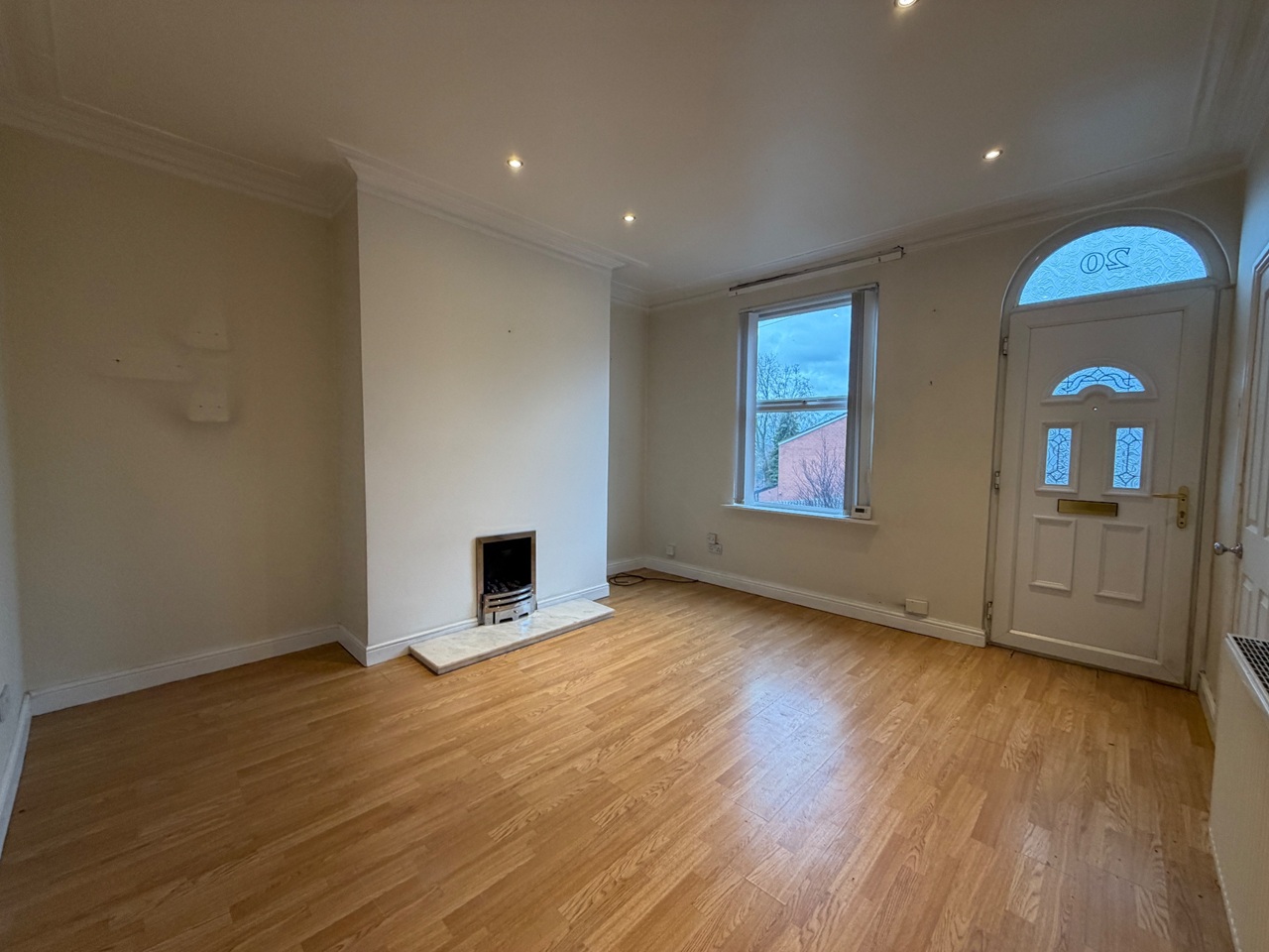 2 Bed Terraced House, West View, LS11 photo 2