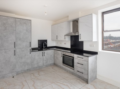 2 Bed Flat, Wiltshire Court, SN1