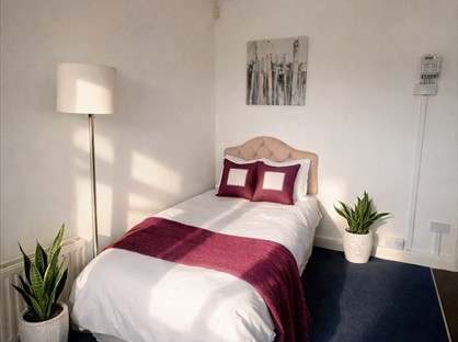 Studio Flat, Essington Way, WV1