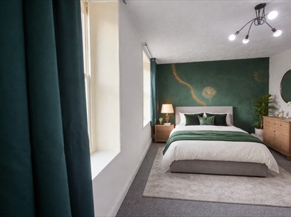 1 Bed Flat, Oxford Arcade, LL34