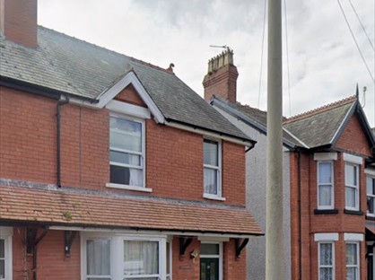 3 Bed Semi-Detached House, Belgrave Road, LL29