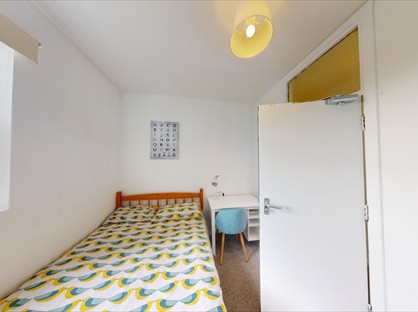 Room in a Shared House, Waterloo Promenade, NG7