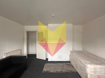 Studio Flat, Sultan Road, E11
