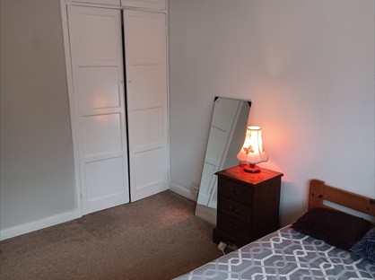 3 Bed Semi-Detached House, Yew Tree Drive, GU1