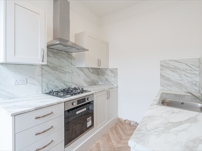 2 Bed Flat, Hawarden Road, LL29