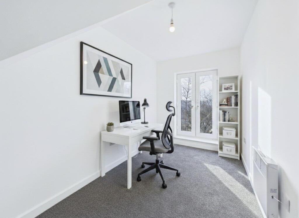 Additional image 14 of 3 Bed Semi-Detached House, Derbyshire Lane, S8, N1 7GU