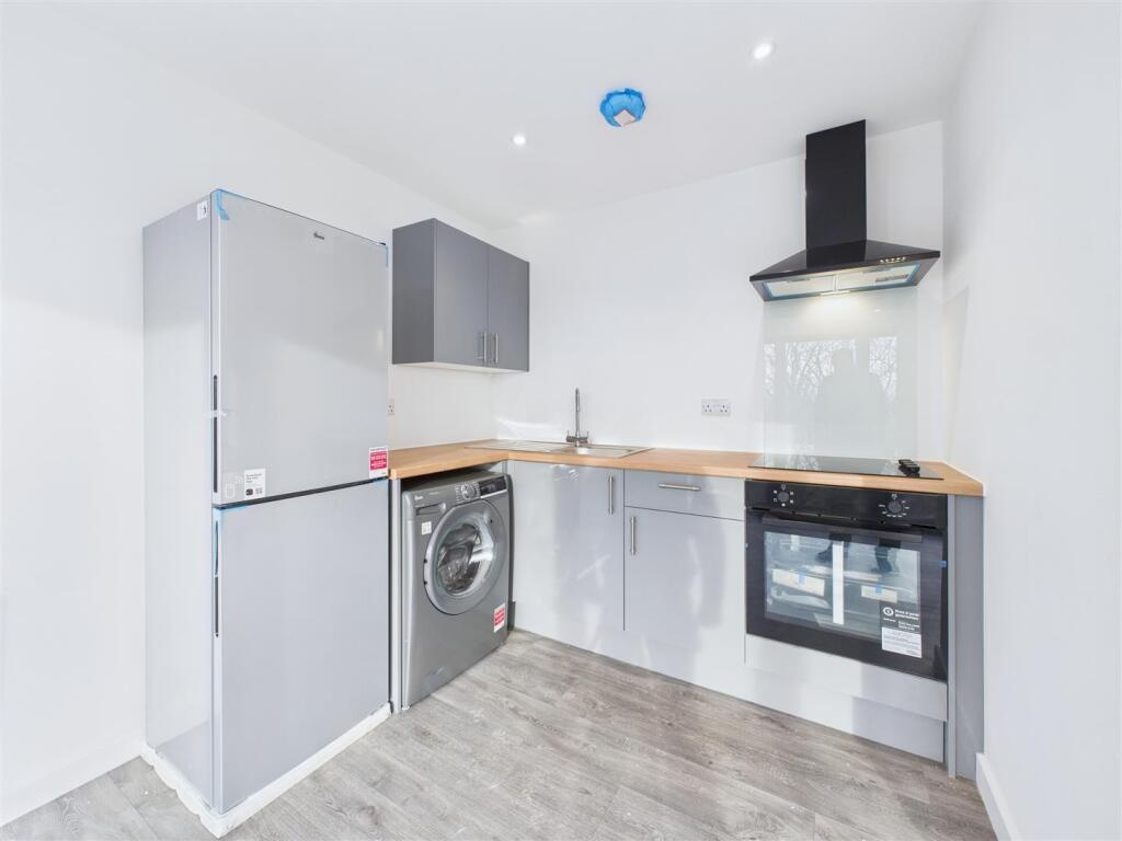 Additional image 13 of 3 Bed Semi-Detached House, Derbyshire Lane, S8, N1 7GU