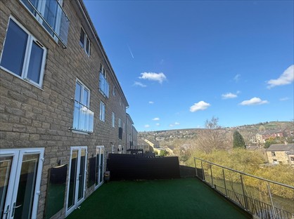 5 Bed Semi-Detached House, Staley Road, OL5