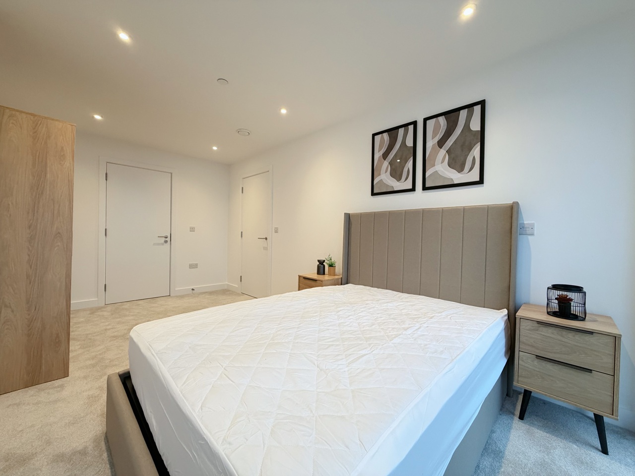 Additional image 3 of 2 Bed Flat, Port Street, M1, N1 7GU