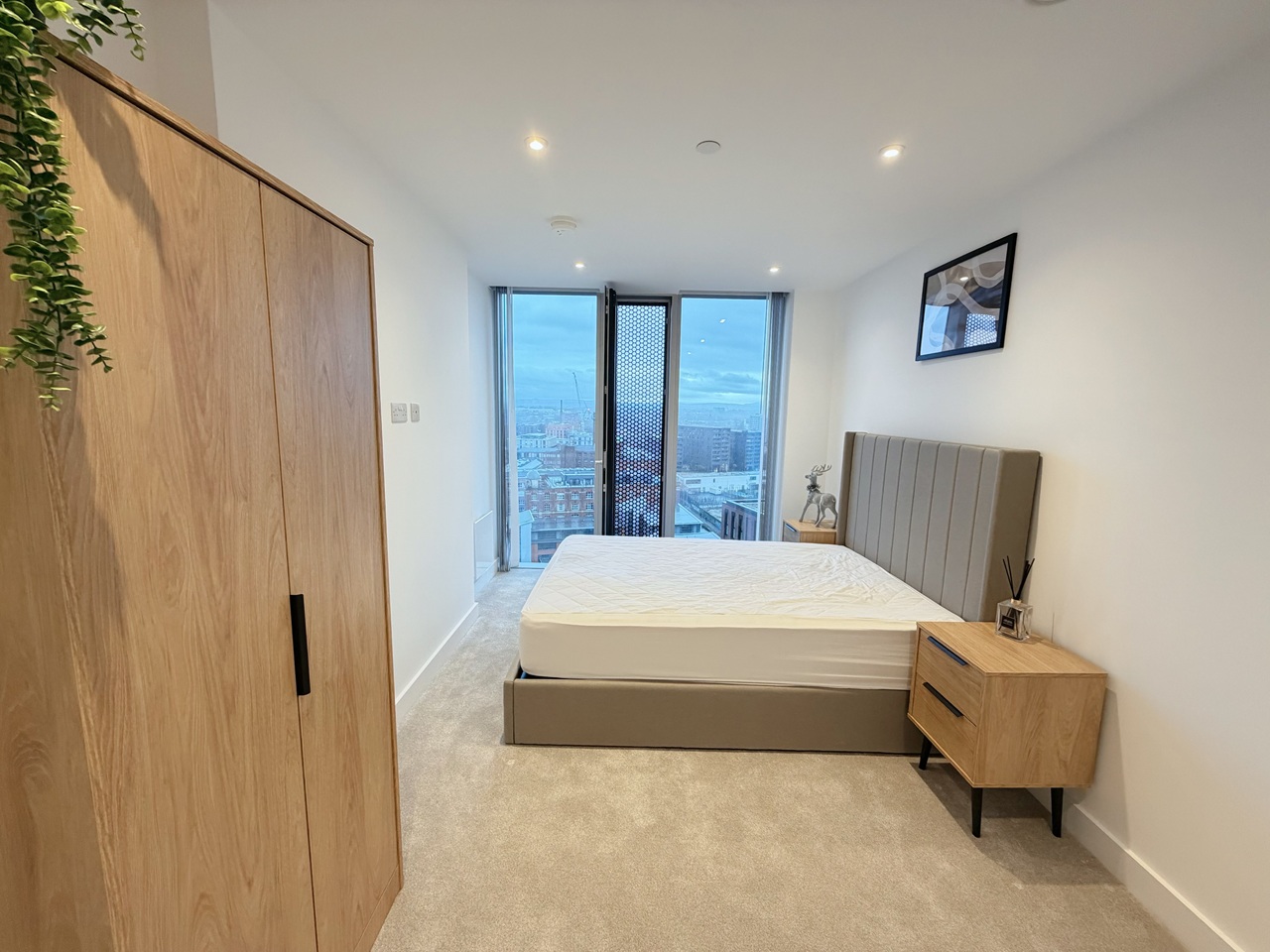 Additional image 13 of 2 Bed Flat, Port Street, M1, N1 7GU