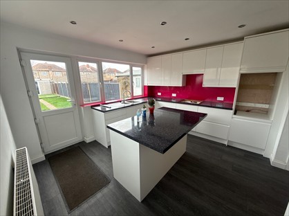 3 Bed Semi-Detached House, Lansbury Drive, UB4
