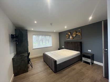 1 Bed Flat, Broadway, PE1