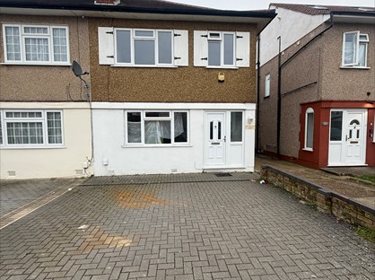 3 Bed Semi-Detached House, Lansbury Drive, UB4
