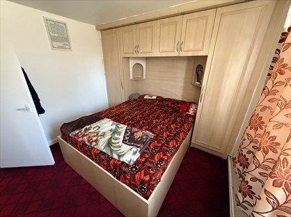 2 Bed Flat, Newmarket Avenue, UB5