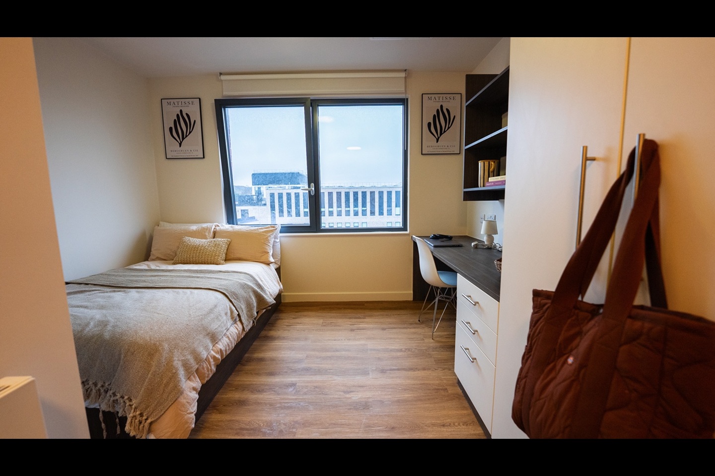 Studio Flat, Pearl Works, S1, N1 7GU