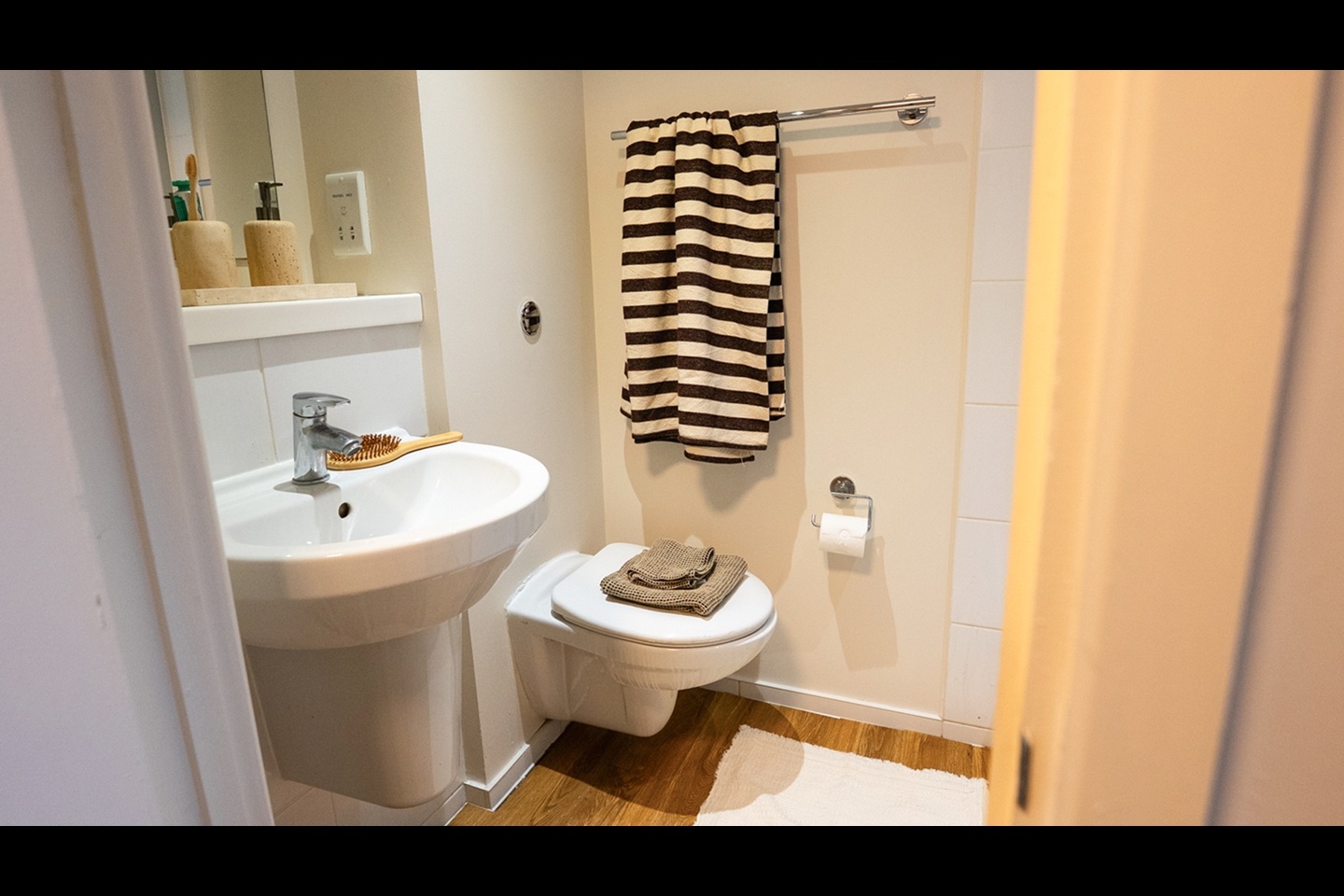 Additional image 10 of Studio Flat, Pearl Works, S1, N1 7GU