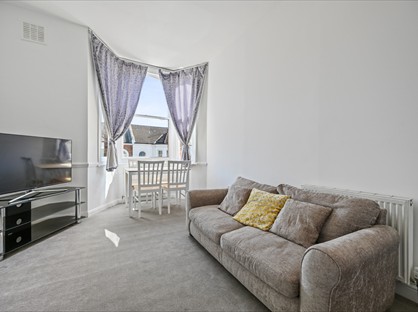 2 Bed Flat, Ormiston Grove, W12
