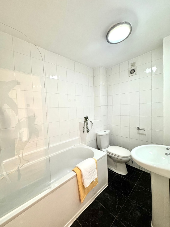 Additional image 9 of 2 Bed Flat, Henry Street, L1, N1 7GU