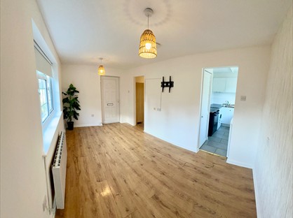 Studio Flat, Brendon Close, LE12