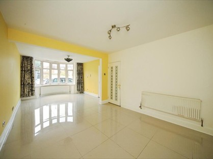 3 Bed Semi-Detached House, St Ethelbert Avenue, LU3