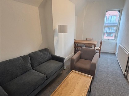 3 Bed Flat, Tooting High St, SW17