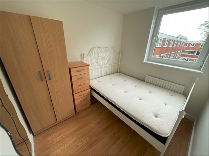 Room in a Shared Flat, Blomfield Court, SW11