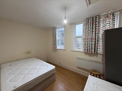 Studio Flat, Hounslow, TW3