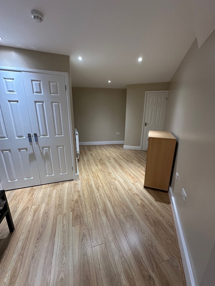 Additional image 7 of Studio Flat, Royal York Crescent, BS8, N1 7GU