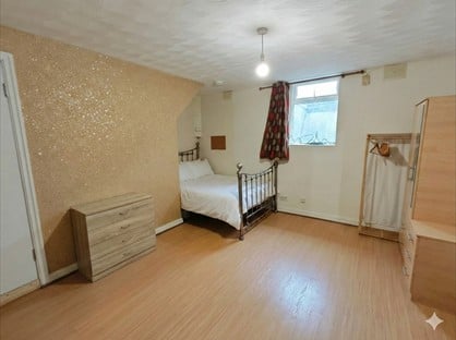1 bed flat/apartment for rent in 1 Bed Flat, Dirkhill Road, BD7