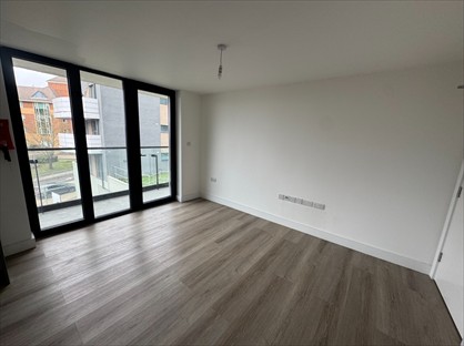 2 Bed Flat, Farnborough Road, GU14