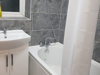 3 Bed Terraced House, Smyrna St, OL4