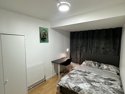 Room in a Shared House, Mynchens, SS15